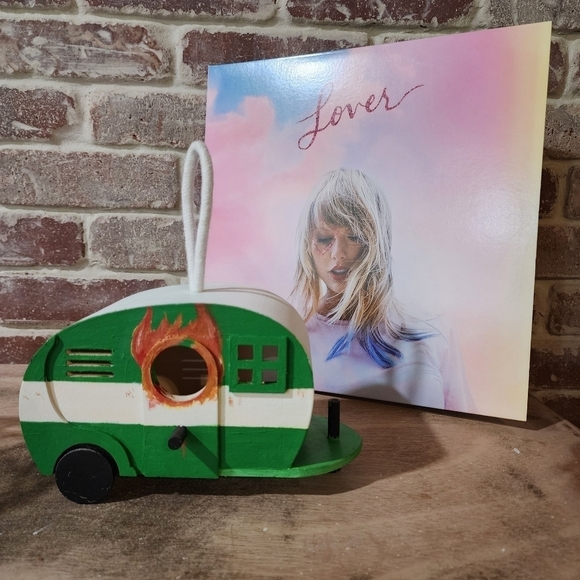 Taylor Swift Lover You Need To Calm Down Hand Painted Birdhouse - Picture 1 of 6